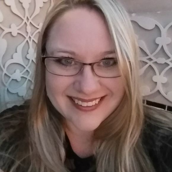 Meet your Posher, Amy - Picture 1 of 1